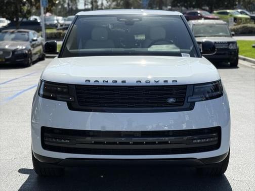 2025 Land Rover Range Rover P530 SE