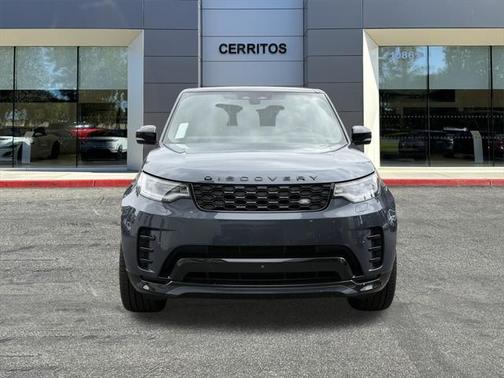2024 Land Rover Discovery P300 Dynamic SE