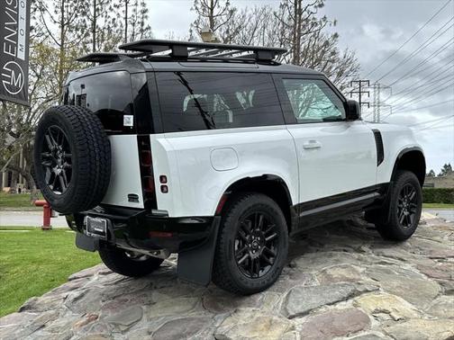 2023 Land Rover Defender 90 X-Dynamic SE