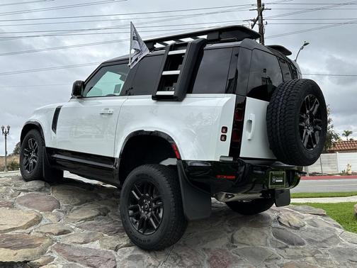 2023 Land Rover Defender 90 X-Dynamic SE