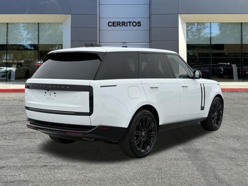 2025 Land Rover Range Rover P400 SE