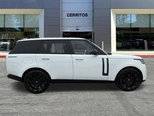 2025 Land Rover Range Rover P400 SE