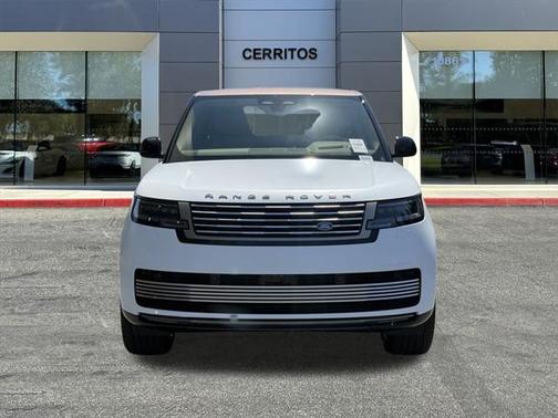 2025 Land Rover Range Rover P615 SV