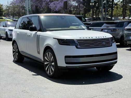 2025 Land Rover Range Rover P615 SV