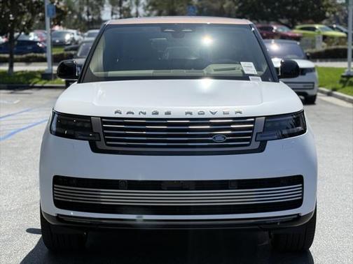 2025 Land Rover Range Rover P615 SV