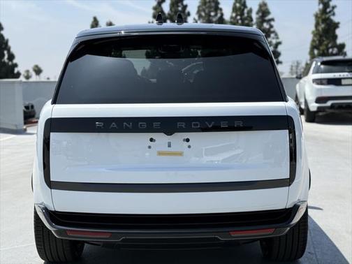 2025 Land Rover Range Rover P400 SE