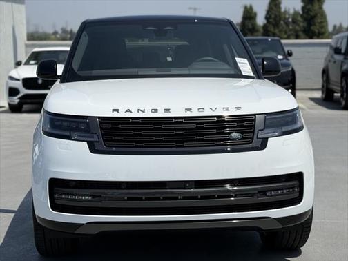 2025 Land Rover Range Rover P400 SE