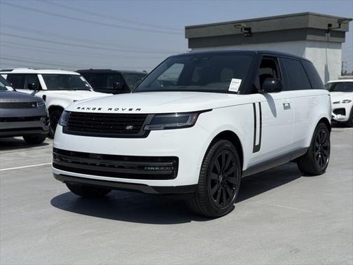 2025 Land Rover Range Rover P400 SE