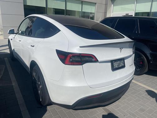 2022 Tesla Model Y Performance Dual Motor All-Wheel Drive