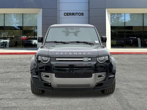 2025 Land Rover Defender 130 P400 X-Dynamic SE