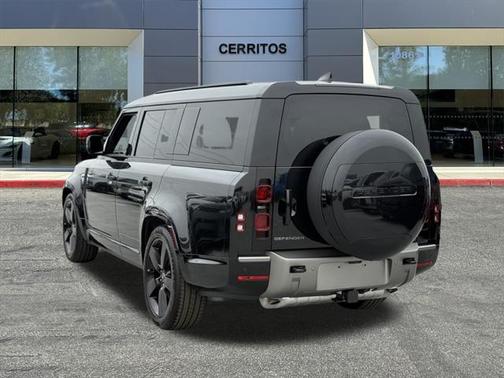 2025 Land Rover Defender 130 P400 X-Dynamic SE