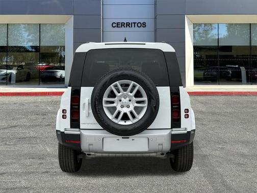 2025 Land Rover Defender 110 P300