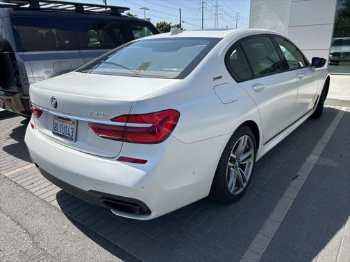 2018 BMW 740e xDrive iPerformance