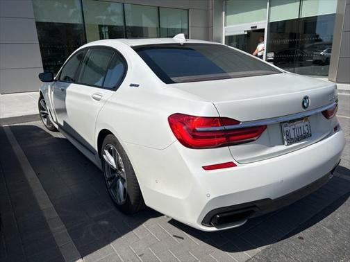 2018 BMW 740e xDrive iPerformance