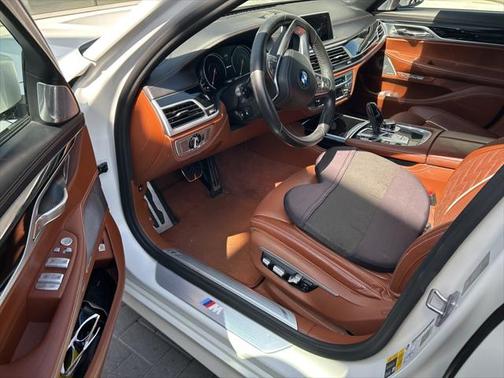 2018 BMW 740e xDrive iPerformance