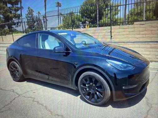 2025 Tesla Model Y Long Range Dual Motor All-Wheel Drive