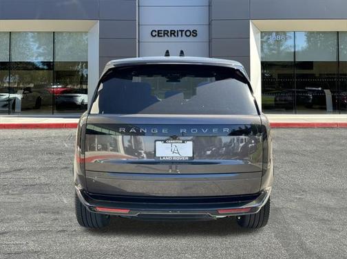 2025 Land Rover Range Rover P530 SE