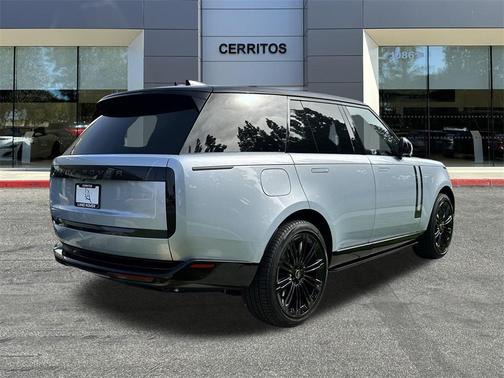 2024 Land Rover Range Rover P530 SE