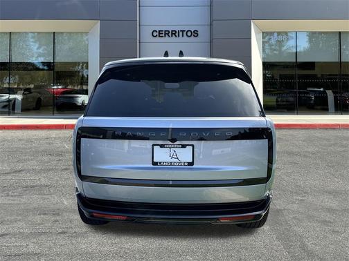 2024 Land Rover Range Rover P530 SE