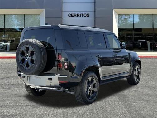 2025 Land Rover Defender 110 P400 X-Dynamic SE