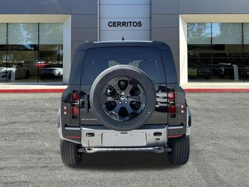 2025 Land Rover Defender 110 P400 X-Dynamic SE