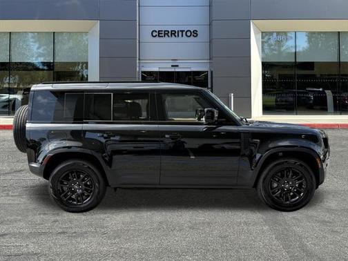 2025 Land Rover Defender 110 P300