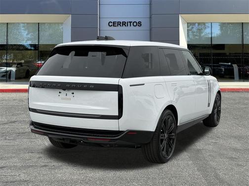 2025 Land Rover Range Rover P530 SE 7 Seat