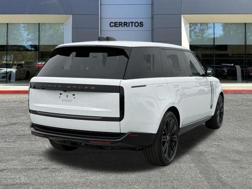 2025 Land Rover Range Rover P530 SE 7 Seat