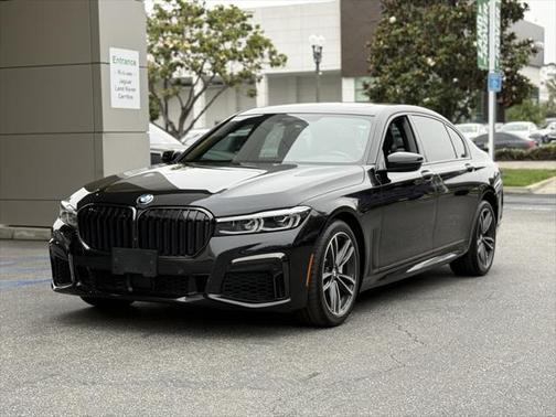 2022 BMW 740 i