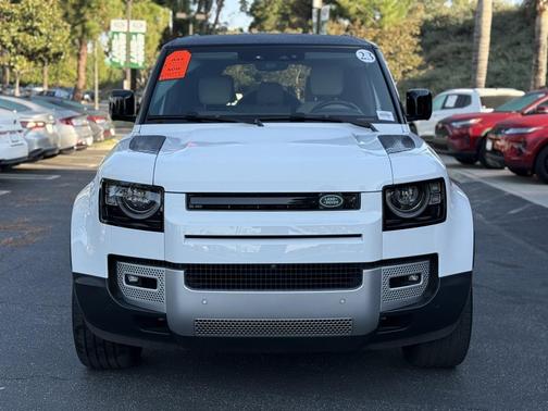 2023 Land Rover Defender 110 SE