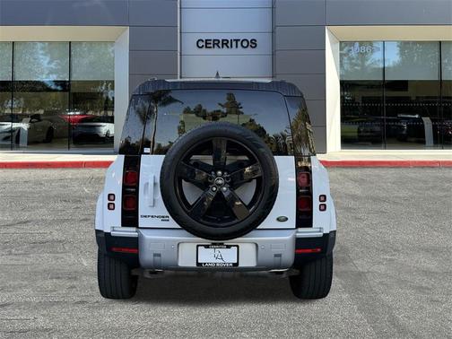 2023 Land Rover Defender 110 SE