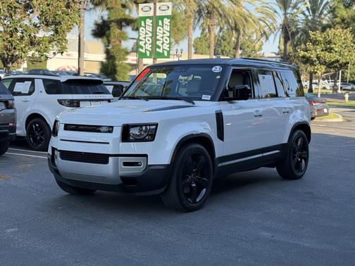 2023 Land Rover Defender 110 SE