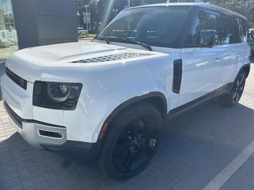 2023 Land Rover Defender 110 SE
