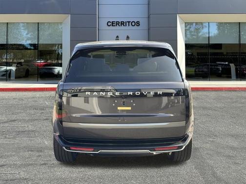 2025 Land Rover Range Rover P530 SE