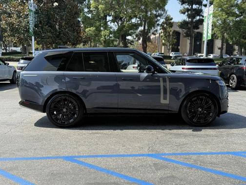 2025 Land Rover Range Rover P400 SE