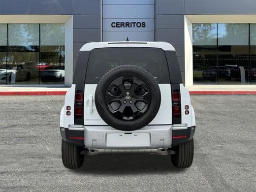 2025 Land Rover Defender 110 P400 S