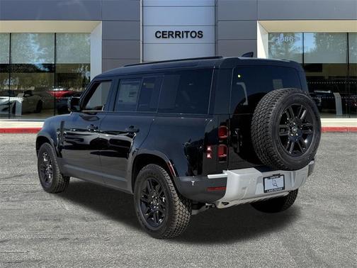 2025 Land Rover Defender 110 P300