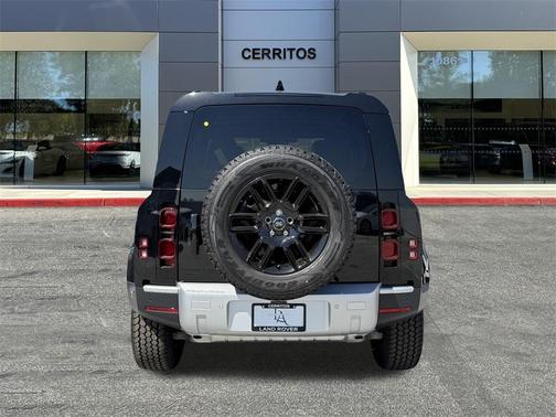 2025 Land Rover Defender 110 P300
