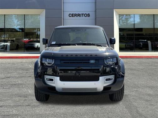 2025 Land Rover Defender 110 P300