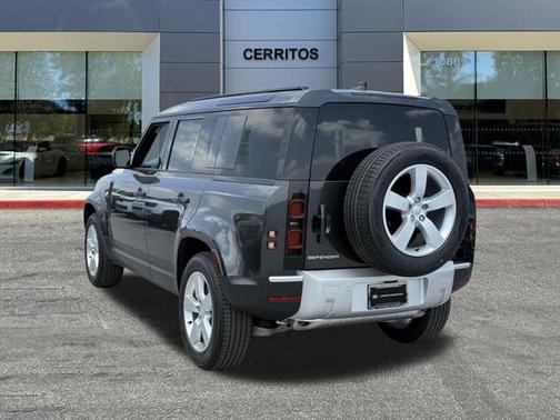 2025 Land Rover Defender 110 P300
