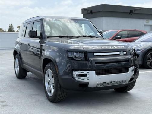 2025 Land Rover Defender 110 P300