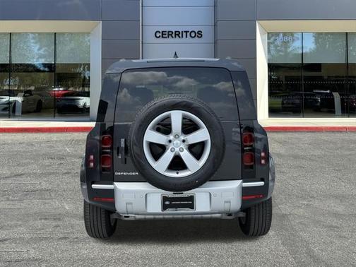 2025 Land Rover Defender 110 P300
