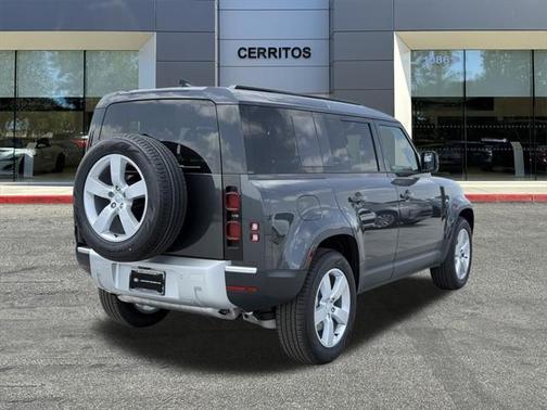 2025 Land Rover Defender 110 P300