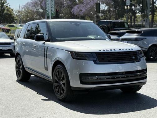 2025 Land Rover Range Rover P550e SE