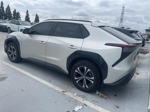 2024 Toyota bZ4X XLE
