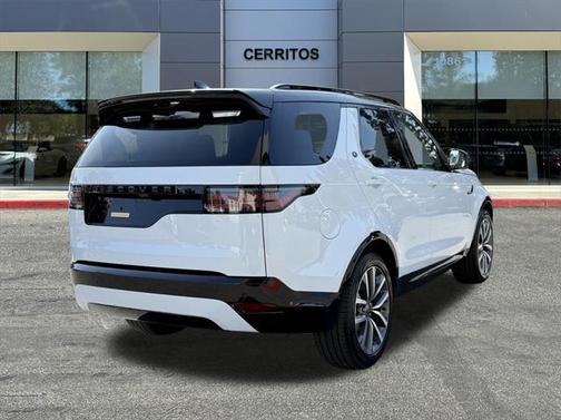 2025 Land Rover Discovery P360 Dynamic SE