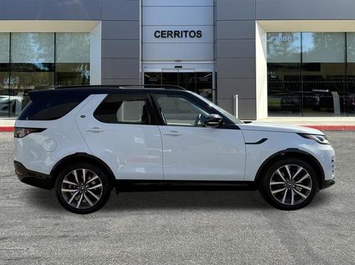 2025 Land Rover Discovery P360 Dynamic SE