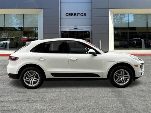 2018 Porsche Macan Base