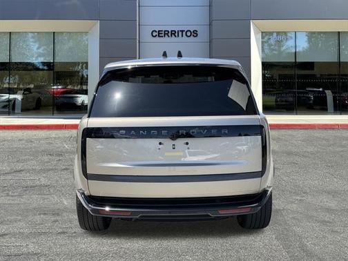 2025 Land Rover Range Rover P530 SE