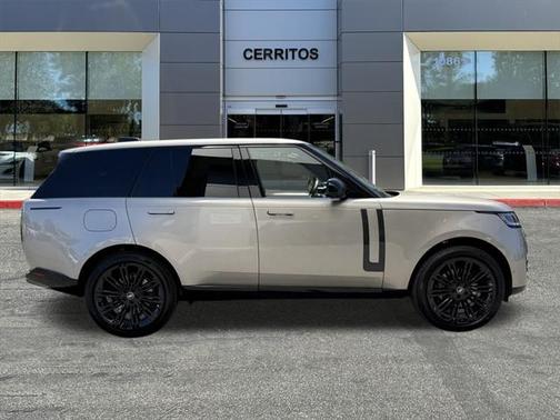 2025 Land Rover Range Rover P530 SE